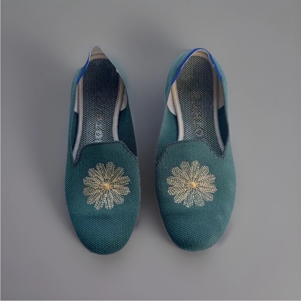 Rothy’s Rare Evergreen Loafers Flats Size 6